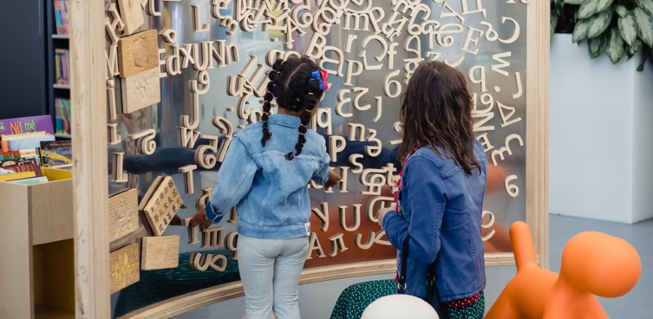 Interactive Museum of Languages for Young Audiences