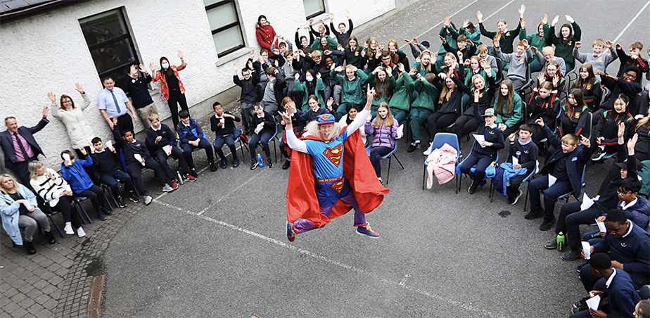 Ronaldo Fanzini (aka Con Horgan) entertains the staff and students at The Royal School, Cavan as part of Creative Schools Week.